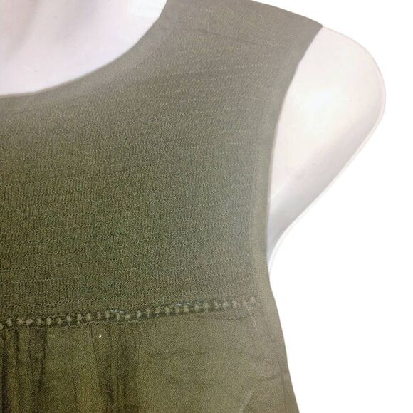 Paper Crane Green Sleeveless Tie Front Blouse - Picture 14 of 16